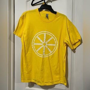 💰👀 Bundle 4/$20 👀💰
Gildan Size L